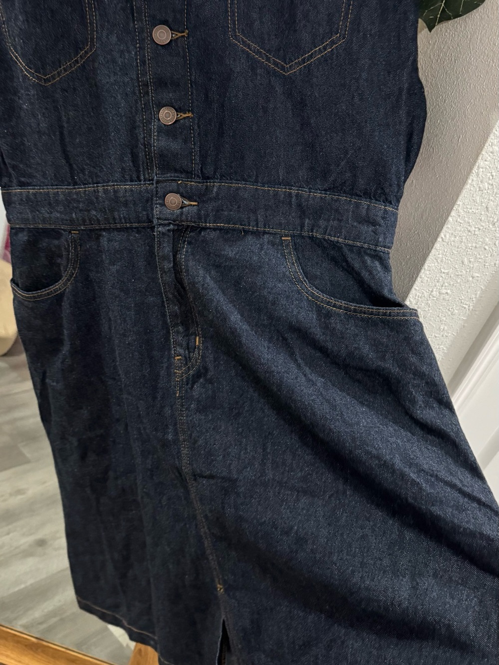 BNWT Levi's Button-Front Midi Denim Dress (Vintage ‘95 Dress) - Picture 7 of 8